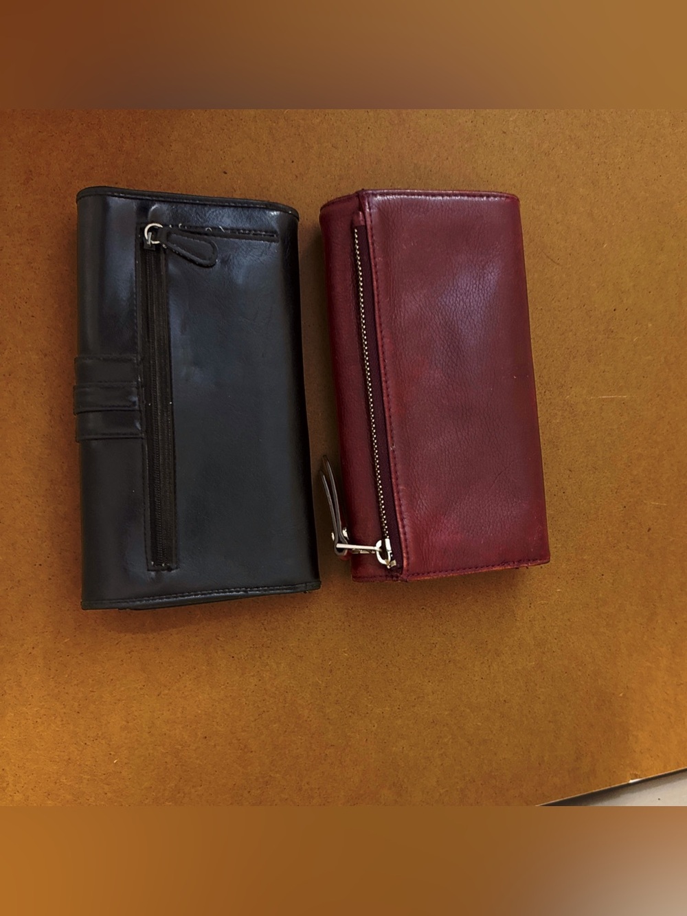Fossil Burgundy and Black Leather Women's Wallet Set - Picture 2 of 3